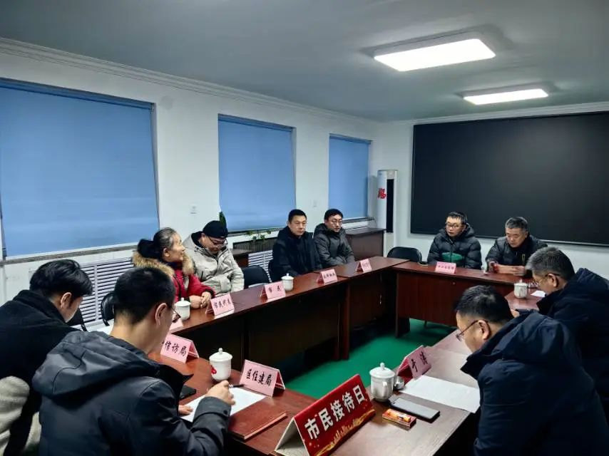 温暖跨年夜 公司领导与三公司抢修人员一线奋战 共筑供水生命线