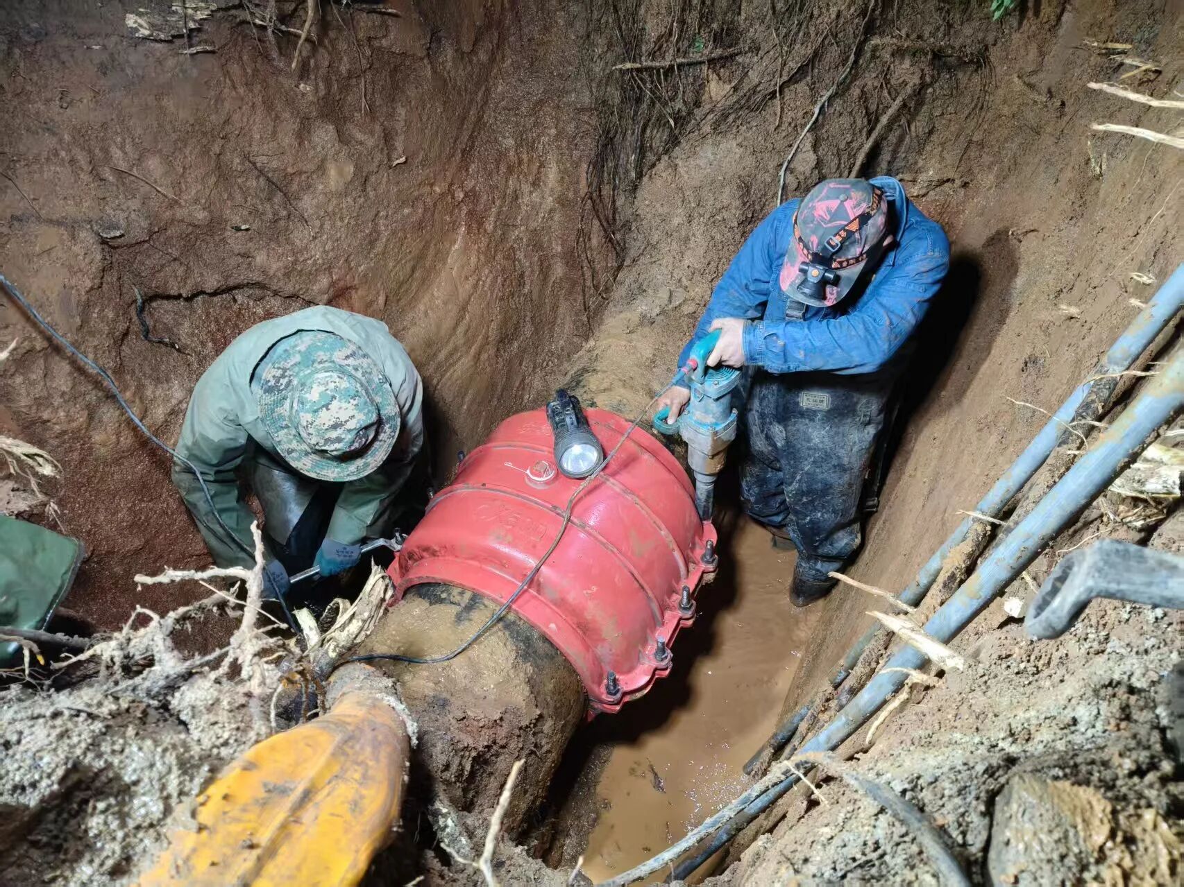 端午供水“守护者”全力保障用水管网“生命线”